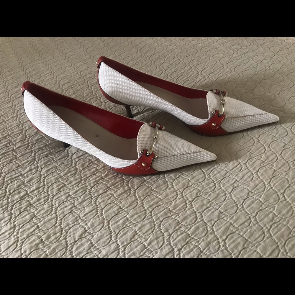 Gucci pointed toe heels! 😍😍
